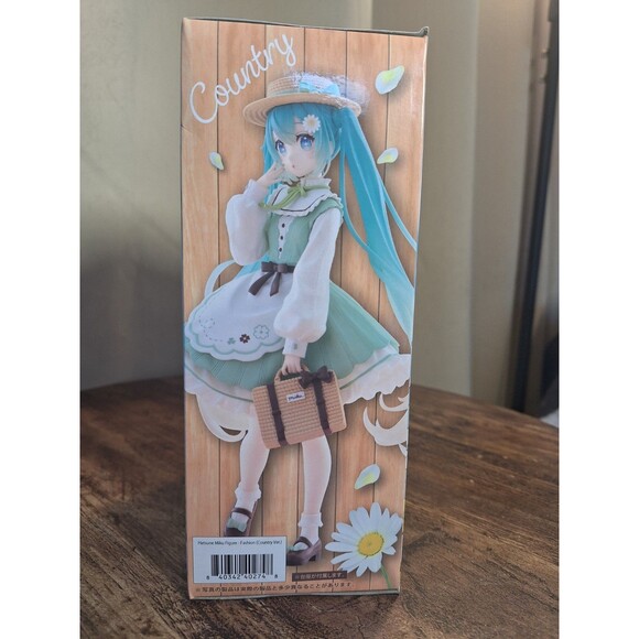 HATSUNE MIKU Fashion Country version figure NIB (US SELLER) - Picture 2 of 4